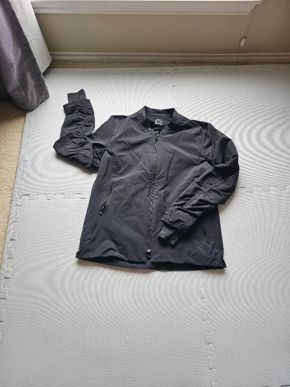 EUC Nike Nike shield bomber jacket women's size XS